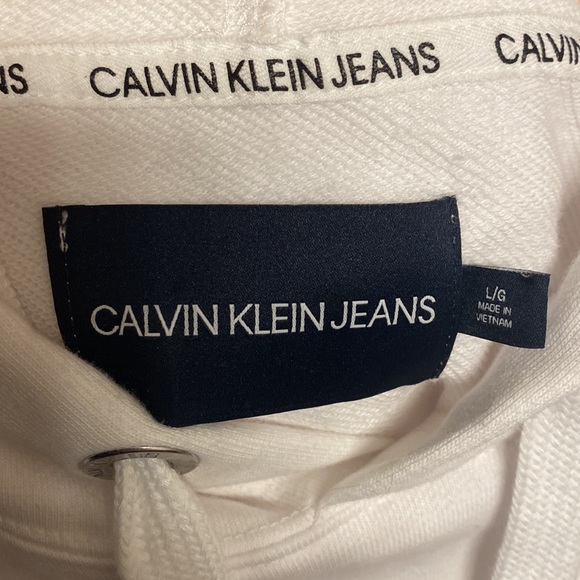 🌾Calvin Klein Crop Sweatshirt🍃 - Picture 7 of 7